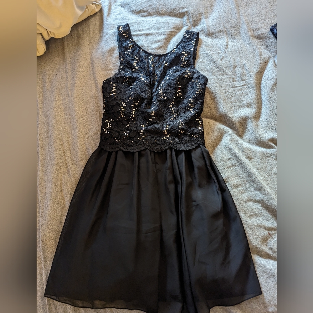 Black dress with lace and sequin